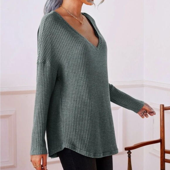 Waffle Knit V Neck - Picture 2 of 3